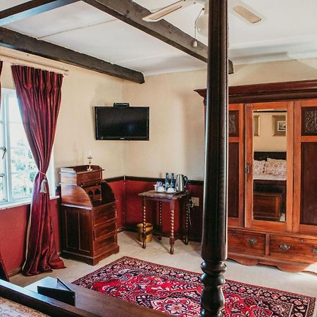 The Historic Pig And Whistle Inn Bathurst Buitenkant foto